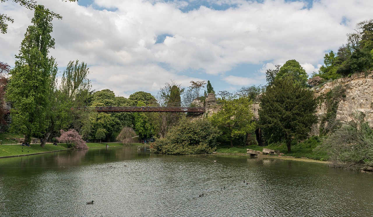 143/Photos/Quartier/Passerelle_suspendue_du_Parc_des_Buttes-Chaumont_Paris_19e_South_view_20140419.jpg